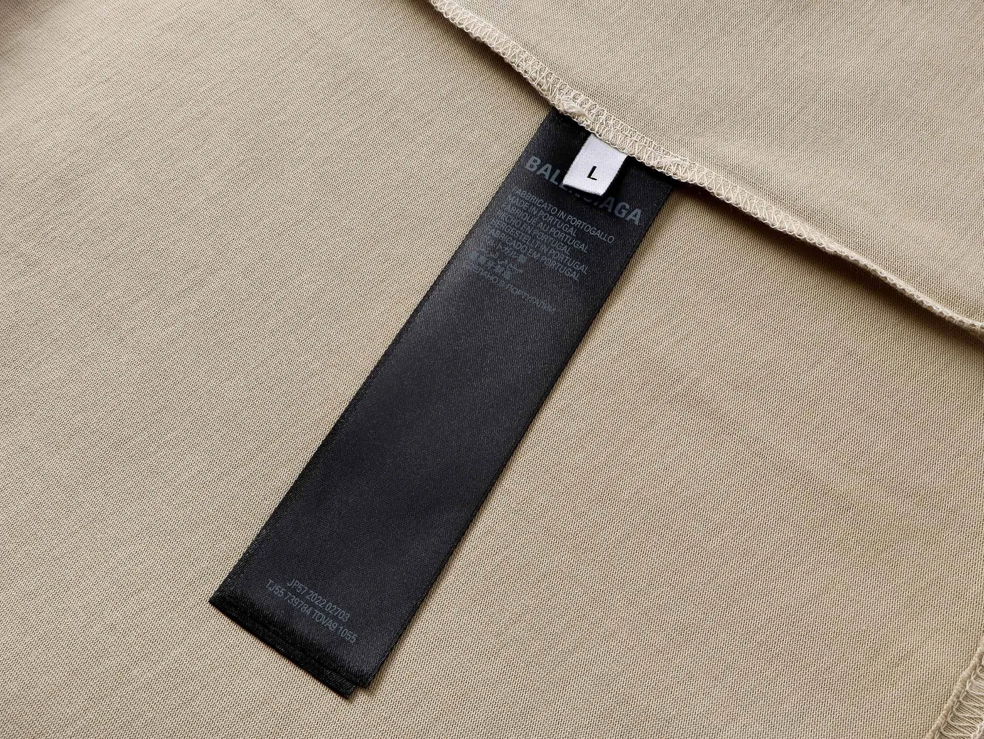【 . Quality】BALENCI*GA/ .25ss Classic . . T . . ZP . 260 ， . ， ， 。Classic ， . ， 。 . ， 。 ， ， 。 OS . Same Style。 ：BL 253383 ： ， ，Khaki Size：XS S M L